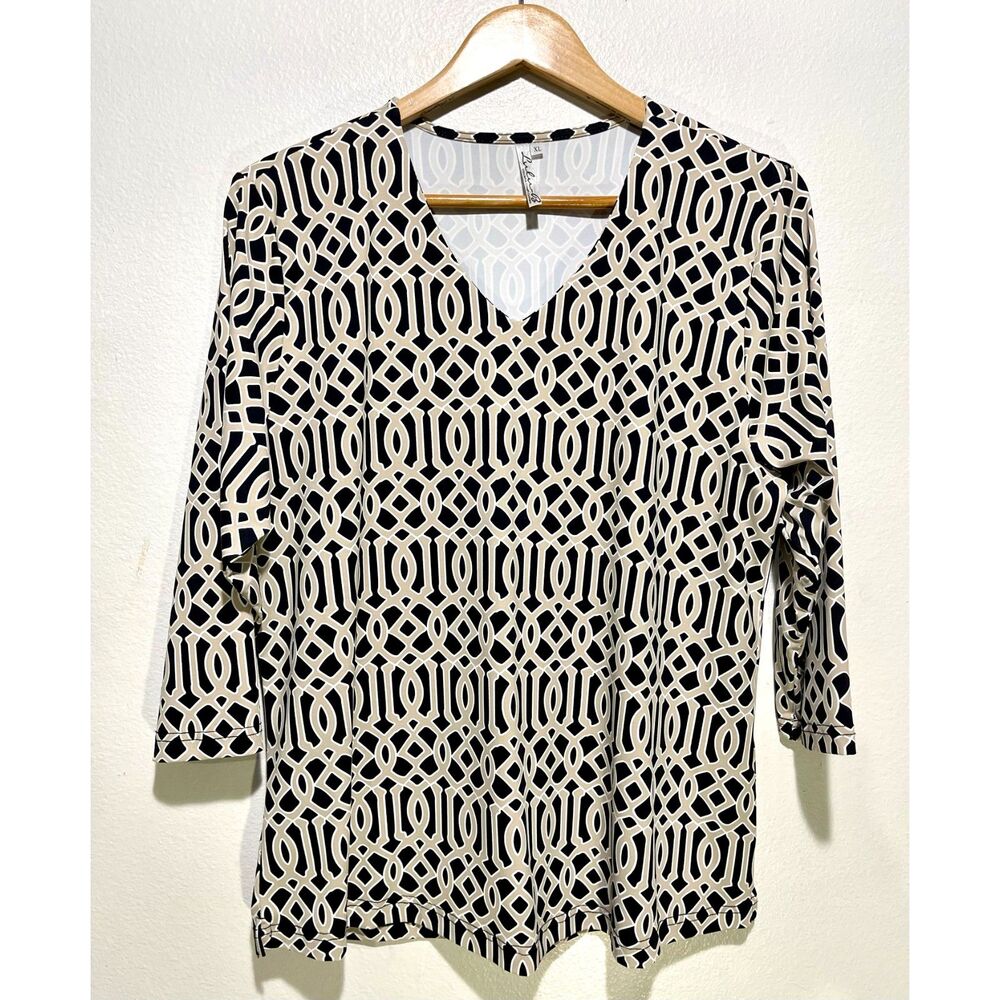 Lulus B V neck shirt geometric tan black catalina cloth summer casual women XL